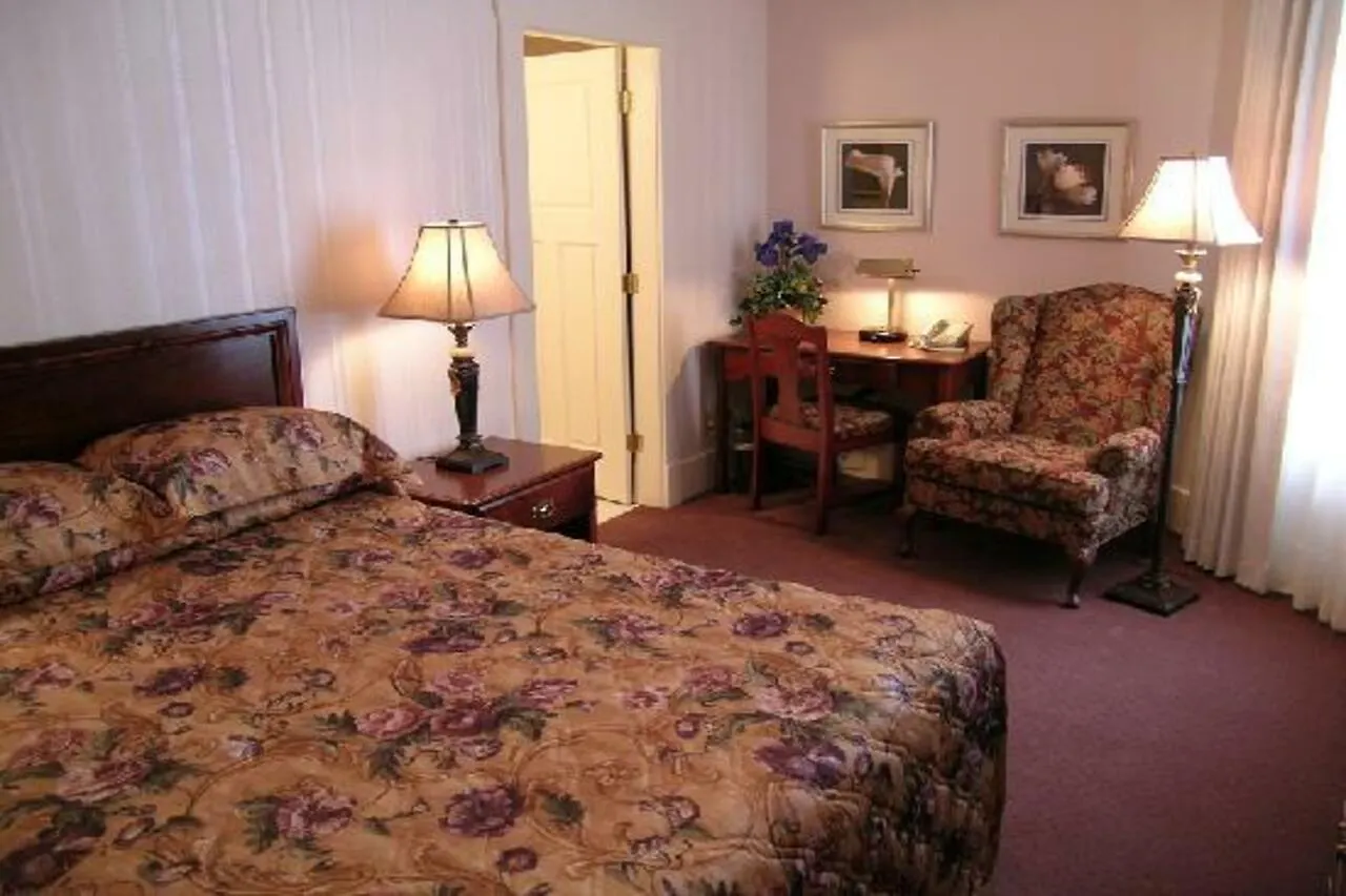 Kingston Hotel Vancouver