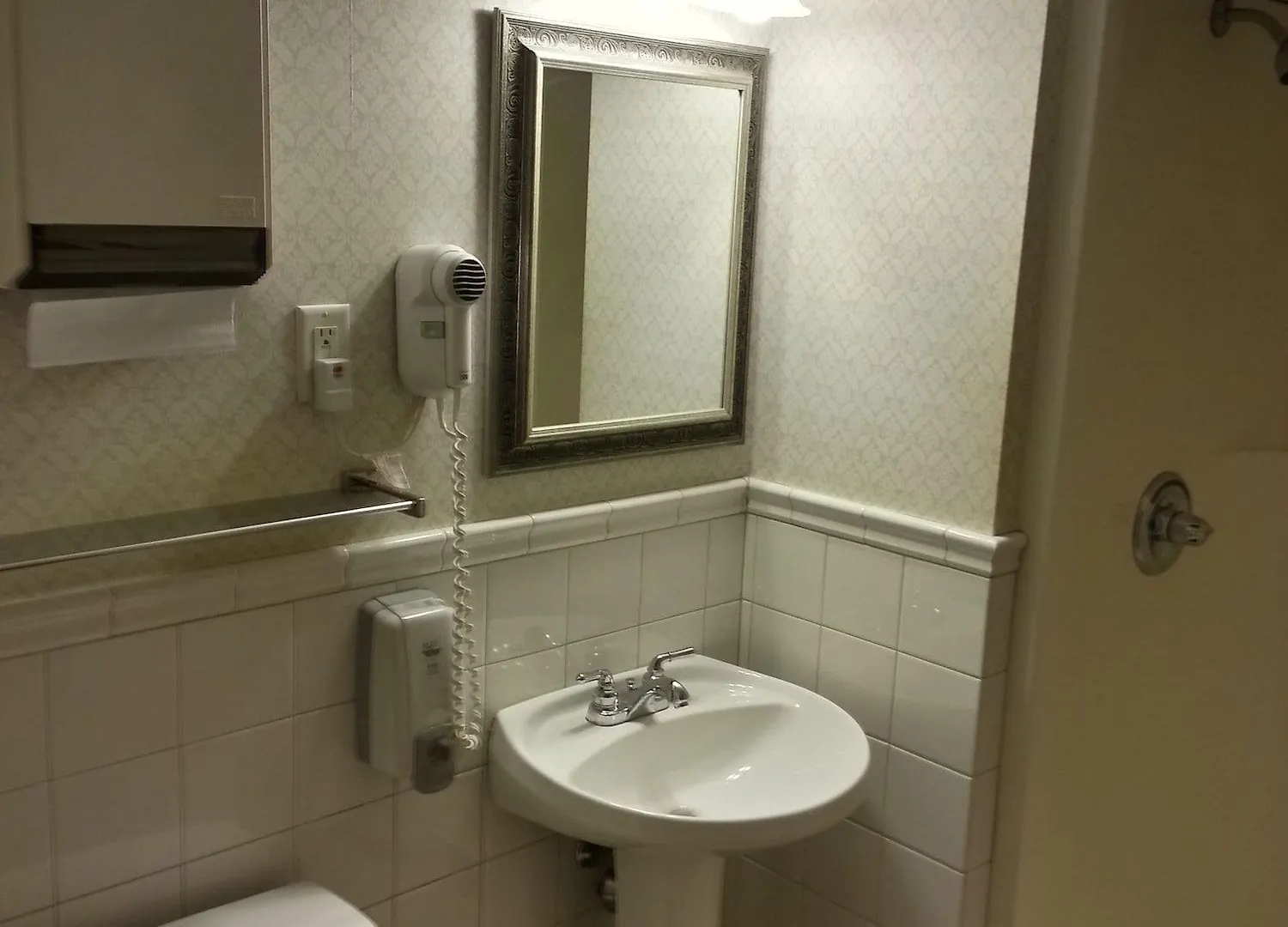 Kingston Hotel Vancouver