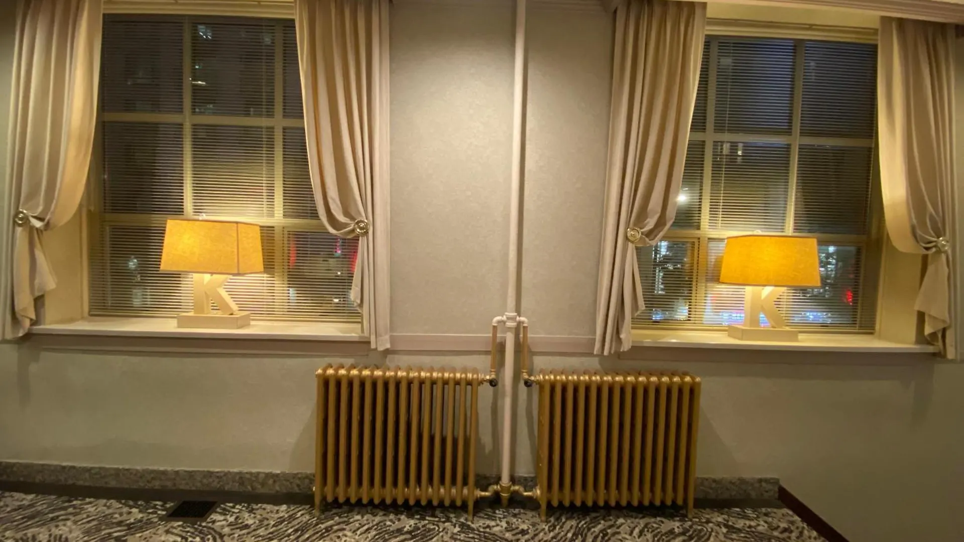 Kingston Hotel Vancouver 3*,